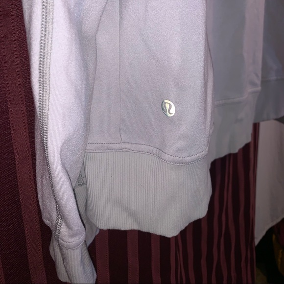 Mens Lululemon jacket. Excellent condition. Zipper pockets. Size large - Picture 5 of 11